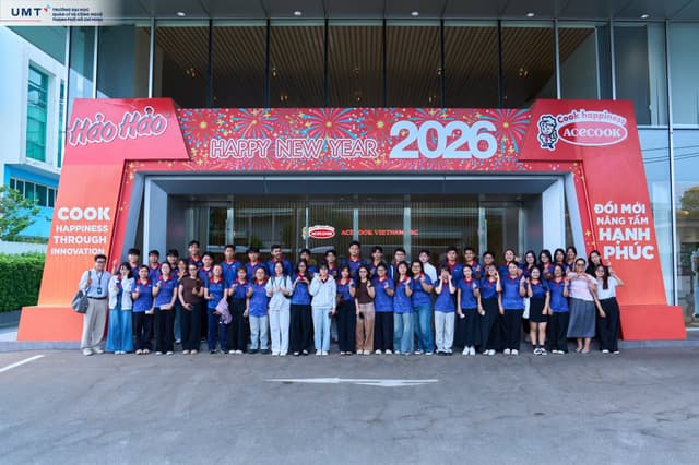 [UMT Study Tour] UMTers tìm hiểu quy trình sản xuất thực phẩm hiện đại tại Acecook Việt Nam