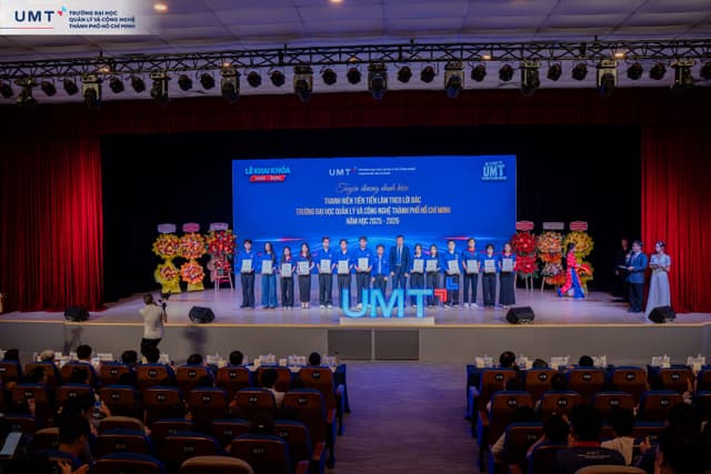 UMT vinh danh danh hiệu "Thanh niên tiên tiến làm theo lời Bác" cấp Trường năm học 2025 - 2026