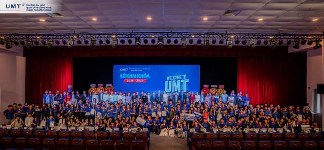 Lễ Khai khóa 2026 - 2030: UMT tưng bừng chào đón K5 bắt đầu chương mới đầy ý nghĩa